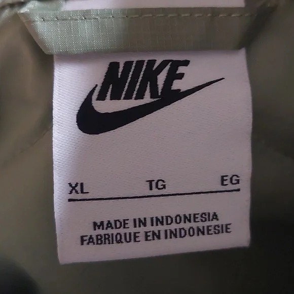 Nike Sportswear Essentials Quilted Trench Coat Jacket Olive Green Womens XL - Picture 4 of 5